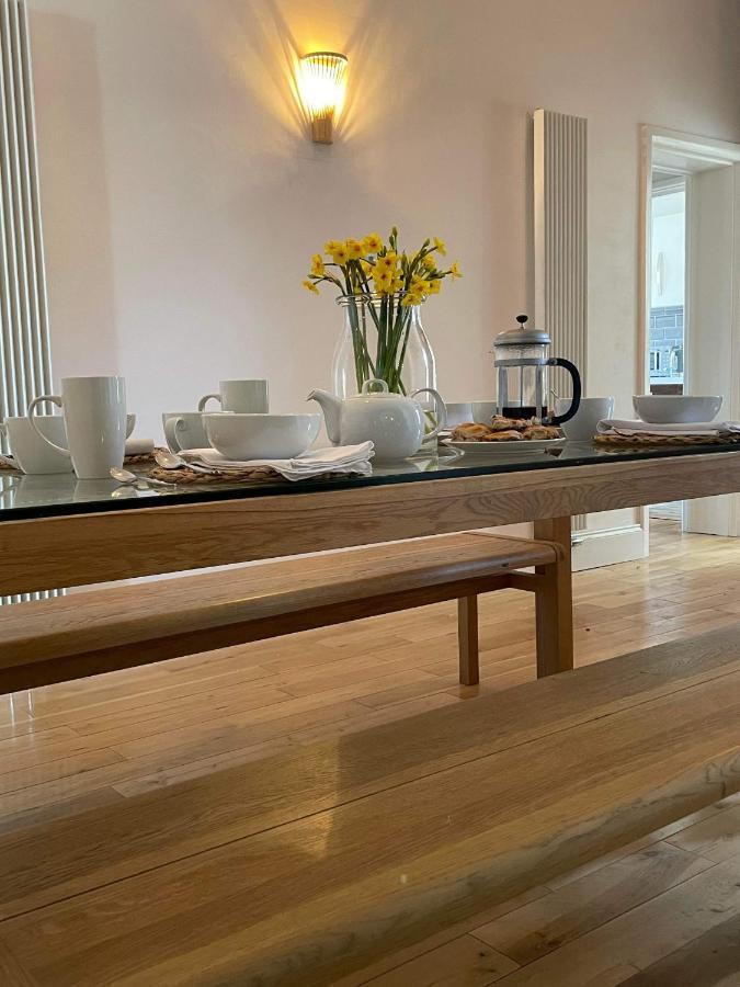 The Clock Tower Apartment - Spacious, Modern, 2 Bed Room Apartment , Southsea With Free Parking - Sleeps 4 Портсмут Екстер'єр фото