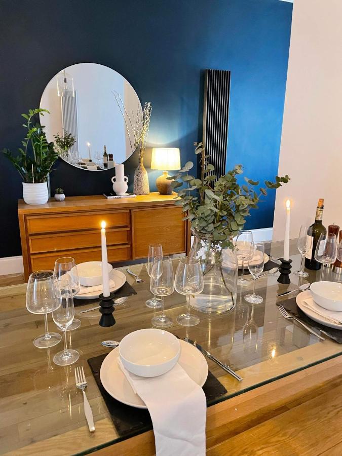 The Clock Tower Apartment - Spacious, Modern, 2 Bed Room Apartment , Southsea With Free Parking - Sleeps 4 Портсмут Екстер'єр фото